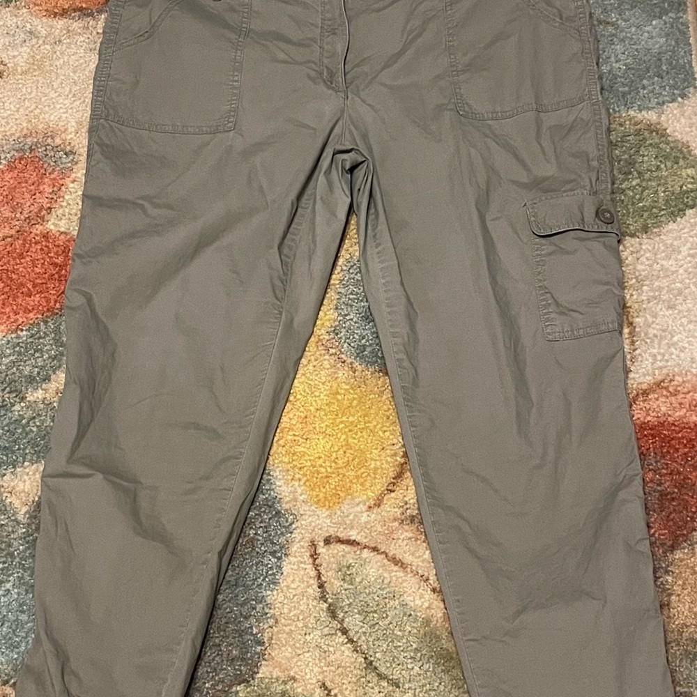 Liz Claiborne Women's Cargo Pants in Gray